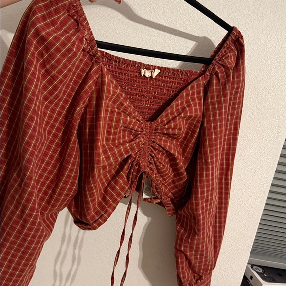 Levi’s Crop Top - Picture 2 of 2